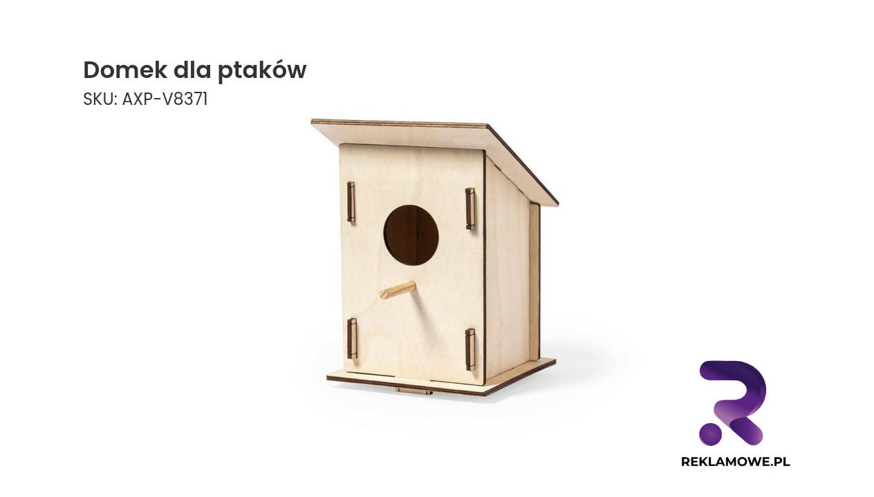 Domek dla ptaków w ogrodzie